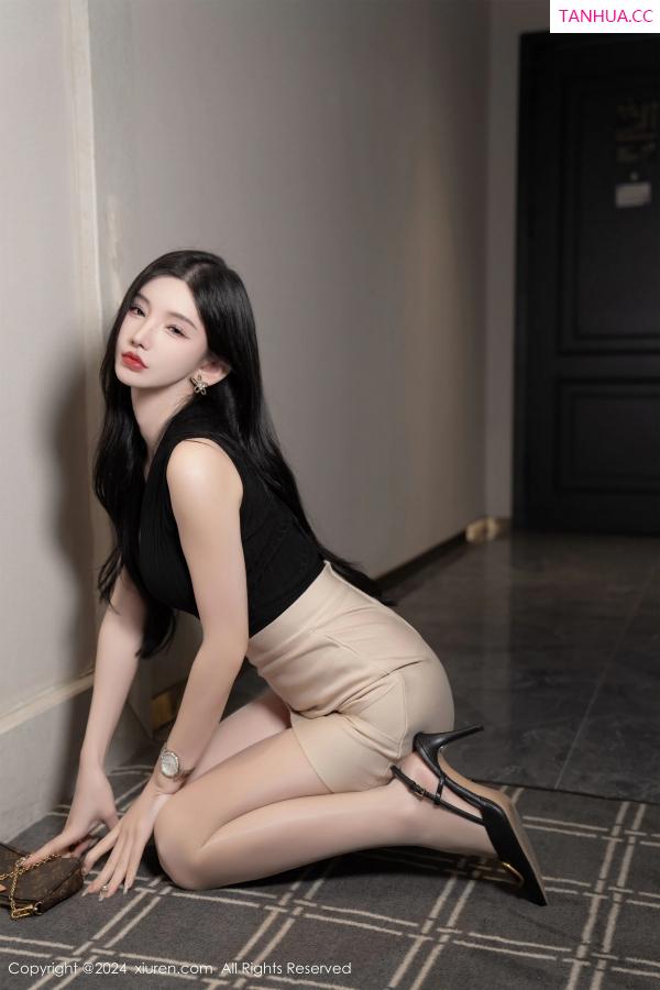 周于希dummy  [XiuRen]高清写真图 2024.02.02 No.8057 周于希Sally 短裙美臂第21张图片